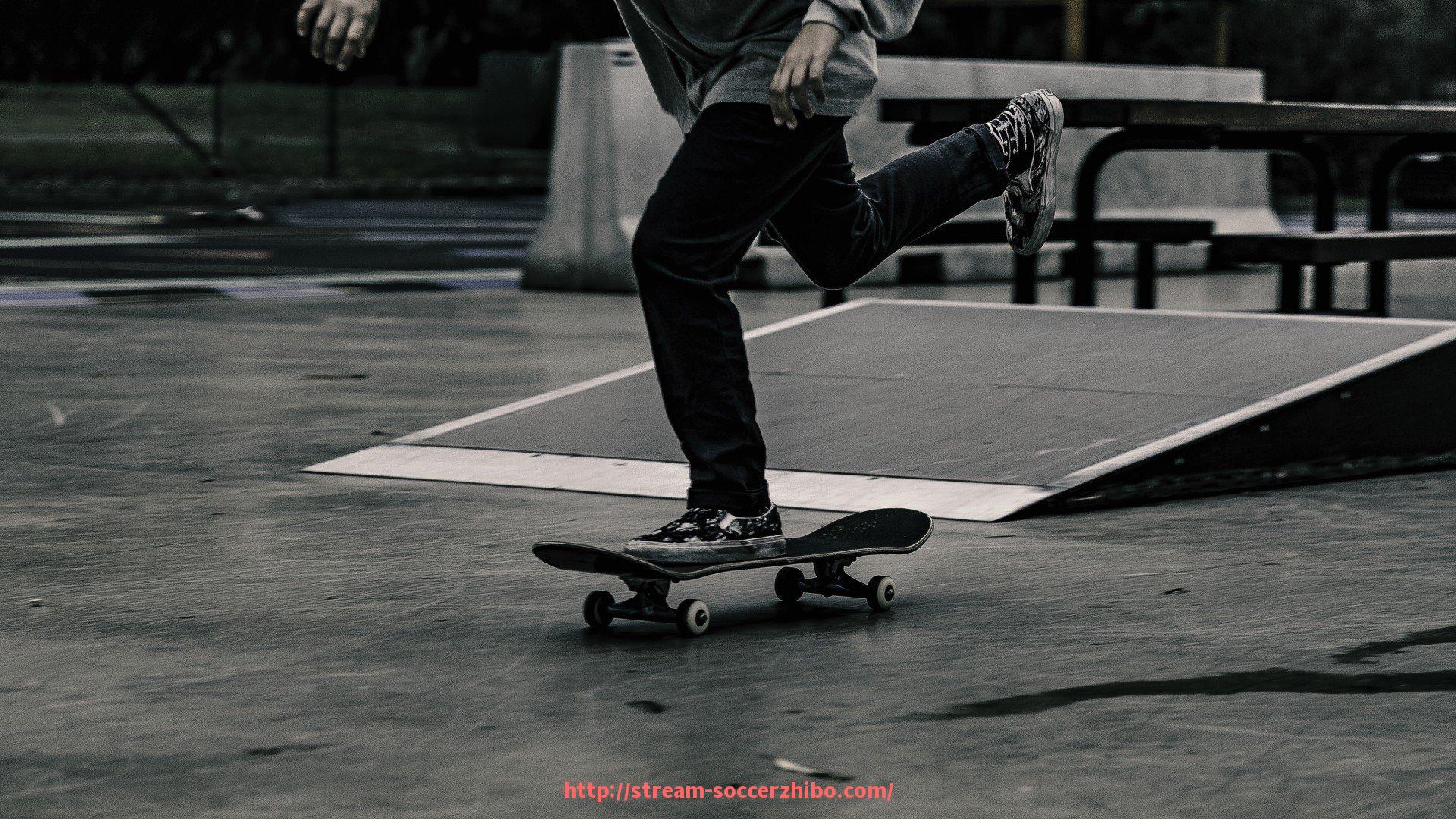 足球直播-室外健身器材使用技巧与选择:如何高效利用室外健身器材进行训练